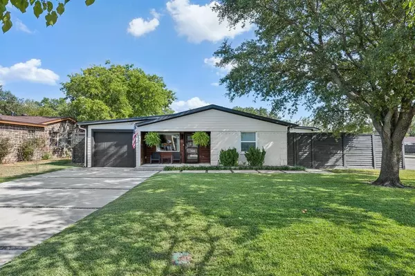 13906 Dennis Lane, Farmers Branch, TX 75234