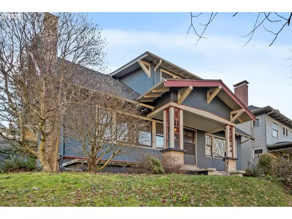 Portland, OR 97232,736 NE LAURELHURST PL