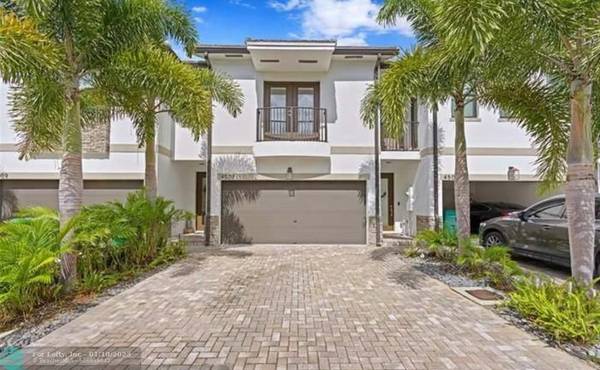 4507 E Aqua Bella Ln, Fort Lauderdale, FL 33312