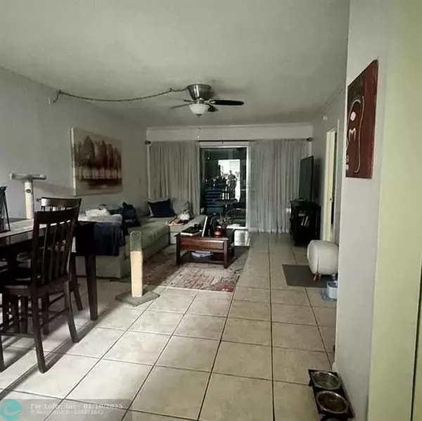 Hollywood, FL 33024,7981 S French Dr  #2-306