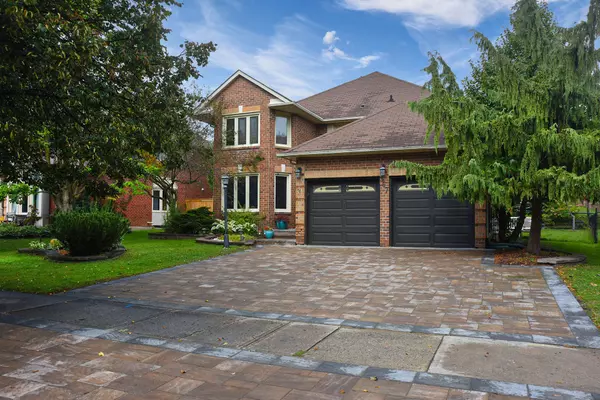 367 Fairway GDNS, Newmarket, ON L3X 1B4