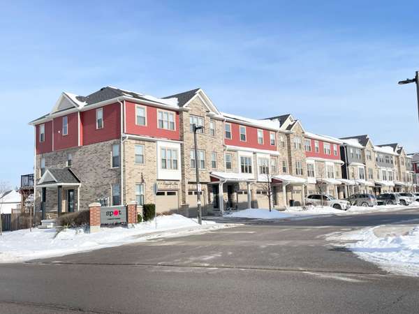 1 Leggott AVE #28, Barrie, ON L4M 0K7