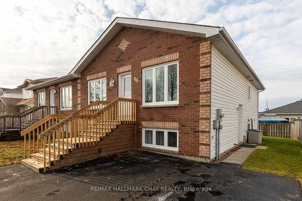 66 Downing CRES #UPPER, Barrie, ON L4N 8V5