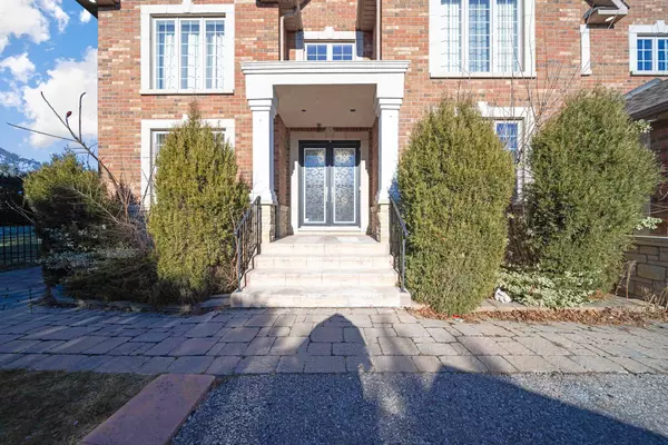 Mississauga, ON L5C 4P5,2489 Olinda CT