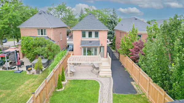 Oakville, ON L6H 6J2,2651 Devonsley CRES