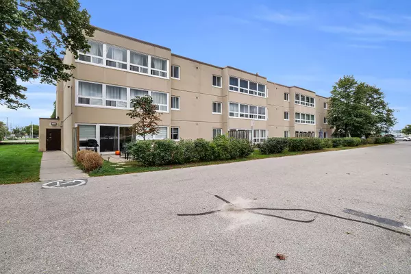 Middlesex, ON N5V 2E6,1447 Huron ST #212