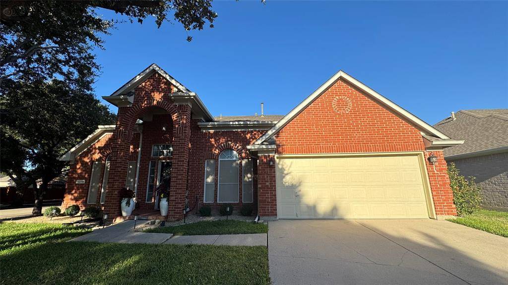 10116 Staubach Drive, Irving, TX 75063