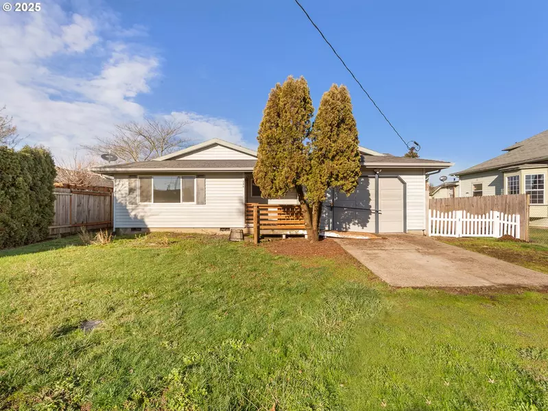 245 3RD ST, Gervais, OR 97026