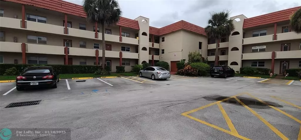 Sunrise, FL 33322,2831 E Sunrise Lakes Dr  #305