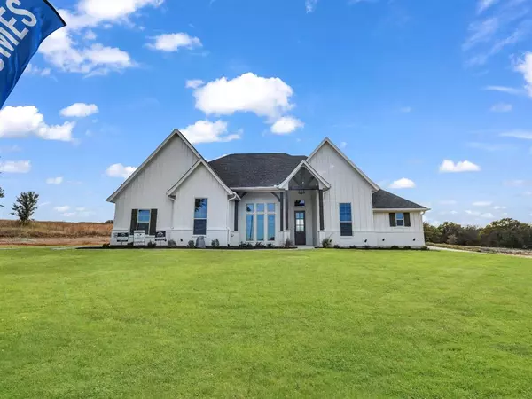 2000 Hilltop Cove, Springtown, TX 76082