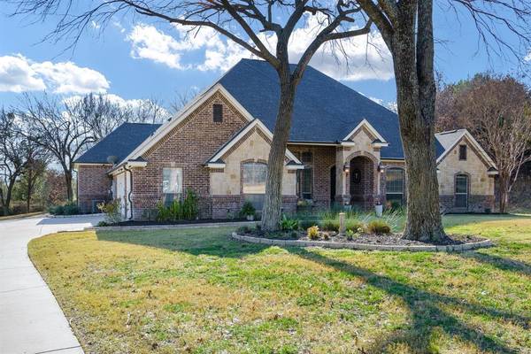 216 Blacktail Court, Azle, TX 76020