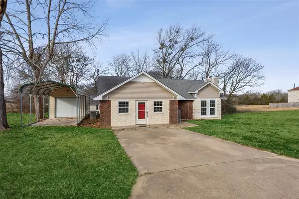 East Tawakoni, TX 75472,320 Egret Circle