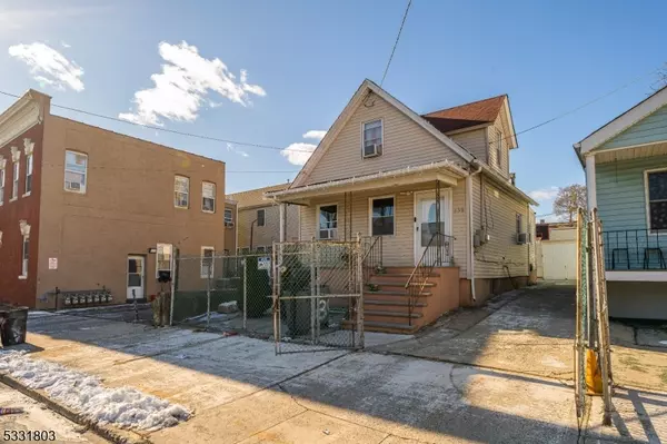 639 Elizabeth St, Perth Amboy City, NJ 08861