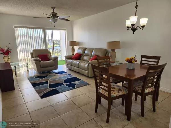 Sunrise, FL 33322,2831 E Sunrise Lakes Dr  #305