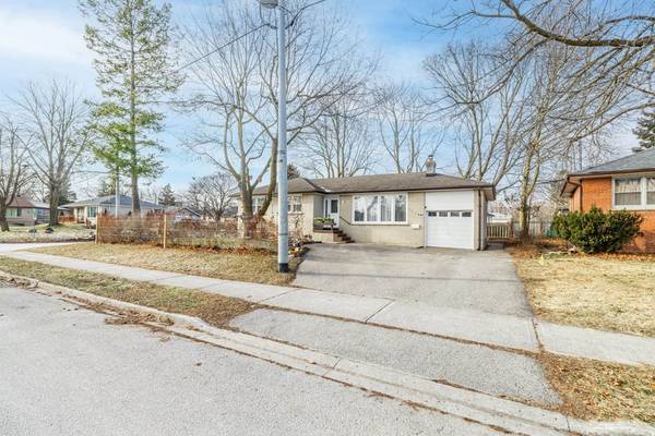 Richmond Hill, ON L4C 2V8,541 Lynett CRES