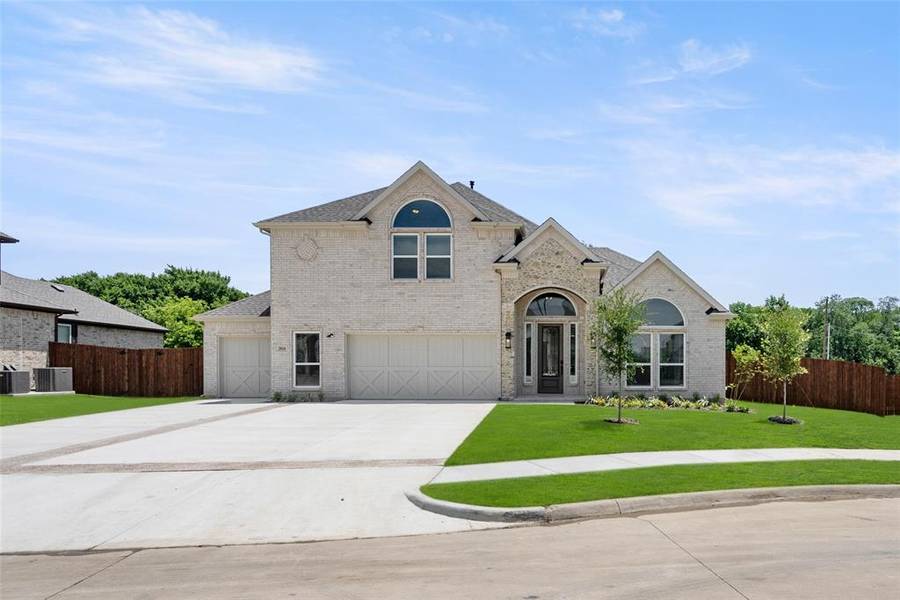 2814 White Plains Drive, Midlothian, TX 76065