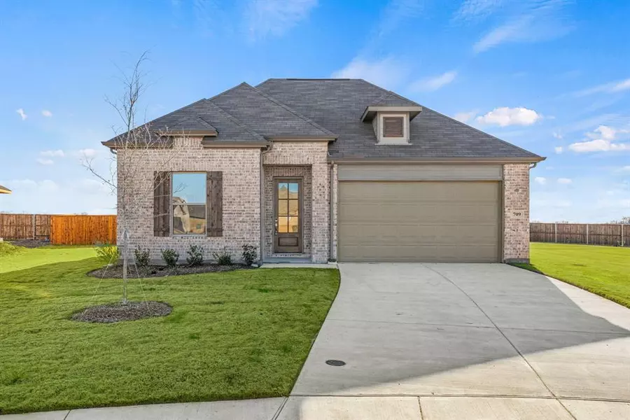 709 Bonnie Rose Lane, Van Alstyne, TX 75495