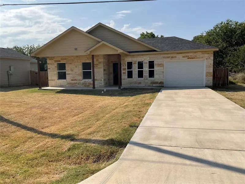 305 SW 6th Street, Kerens, TX 75144