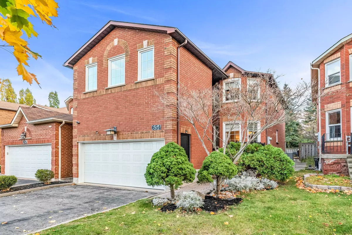 Mississauga, ON L5R 3N7,654 Ashprior AVE