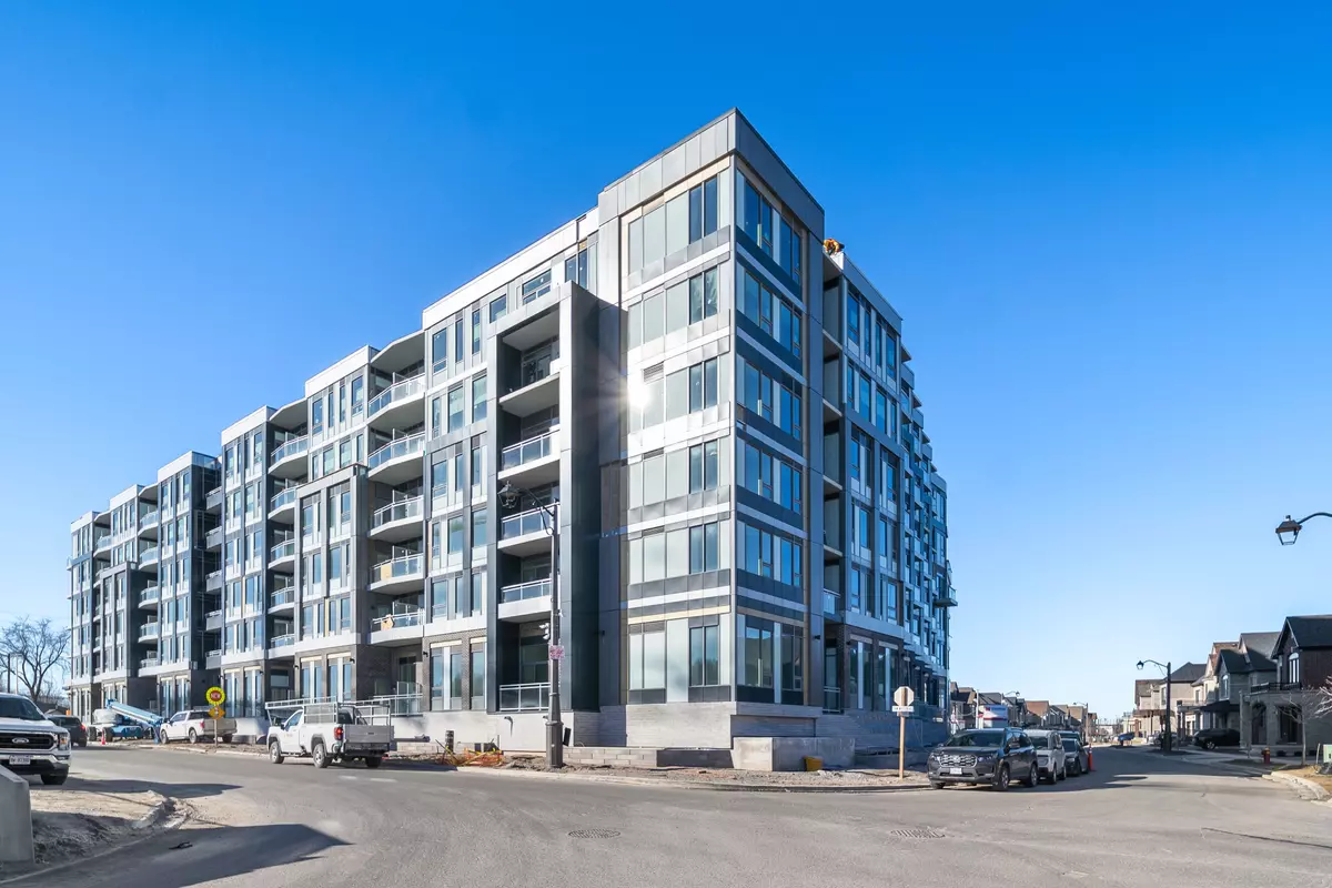 Oakville, ON L6M 5N2,2501 Saw Whet BLVD #103