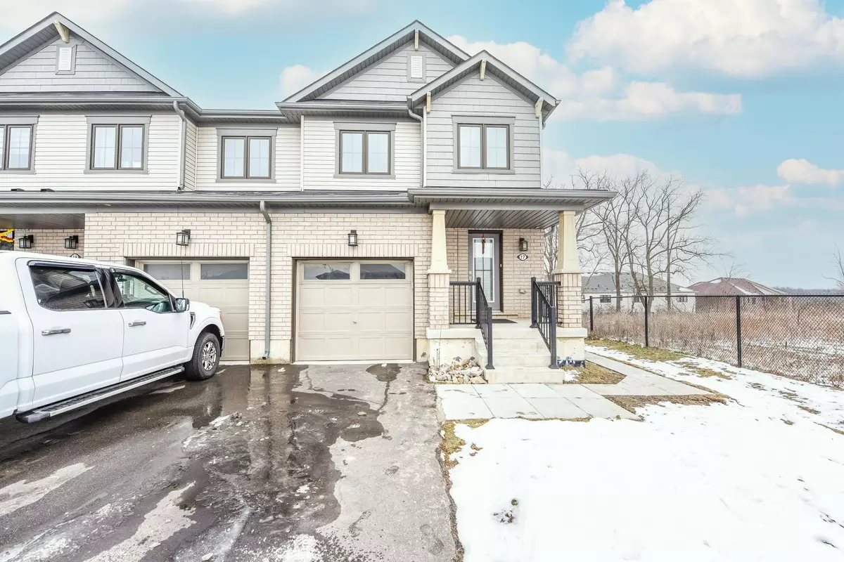 Hamilton, ON L8J 0H7,17 Allcroft CT