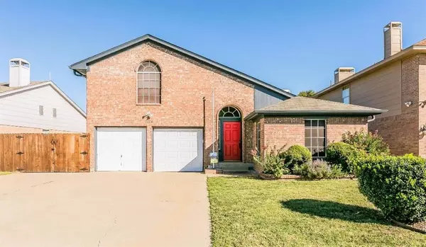 1724 Spicewood Trail,  Fort Worth,  TX 76134