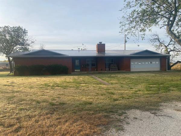 1733 County Road 134, Ovalo, TX 79541