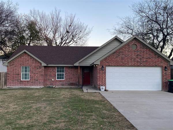 205 S Hitt Street, Boyd, TX 76023