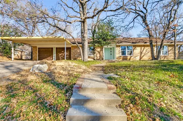 713 Hurst Drive, Bedford, TX 76022