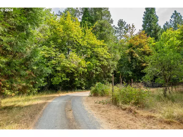 Myrtle Creek, OR 97457,292 HEWES CREEK LN