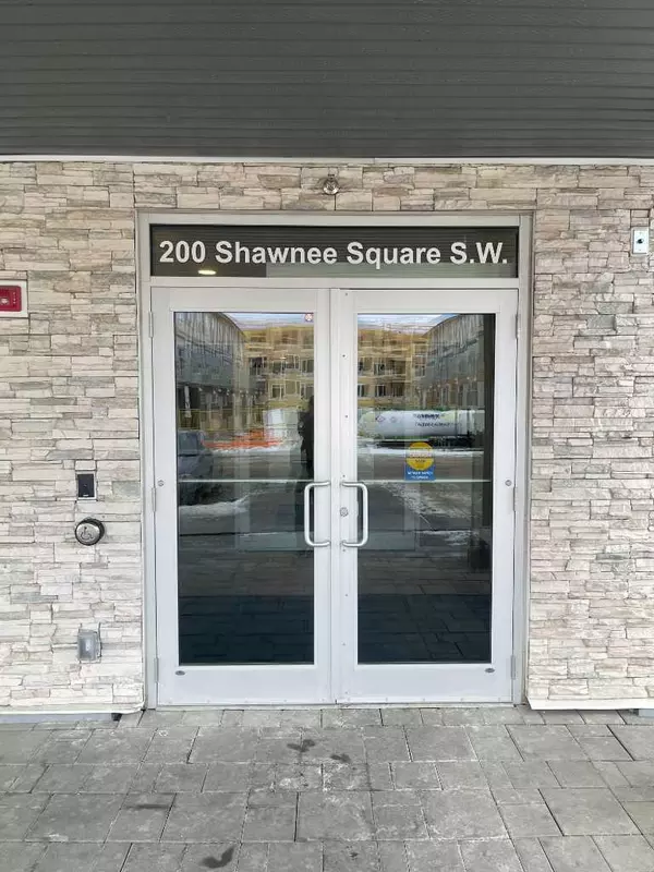 Calgary, AB T2Y 0T7,200 Shawnee SQ Southwest #401