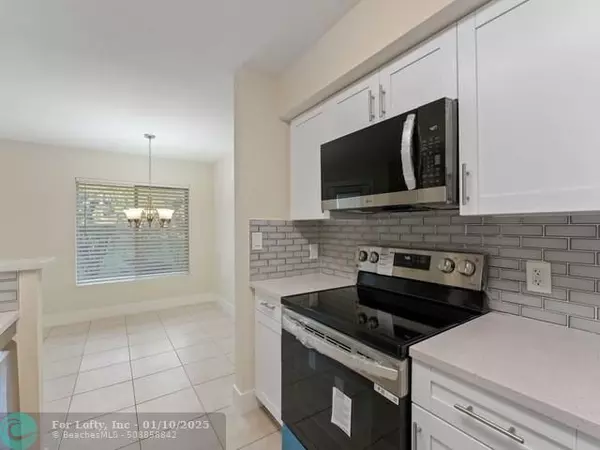 Oakland Park, FL 33309,2627 NW 33RD ST  #2205