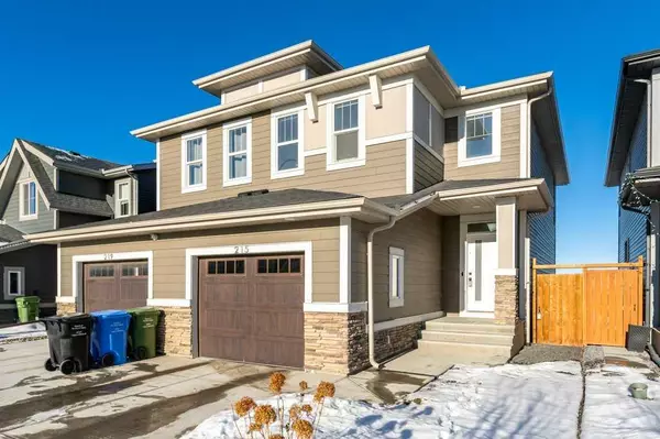 215 Creekstone WAY SW, Calgary, AB T2X 4R2