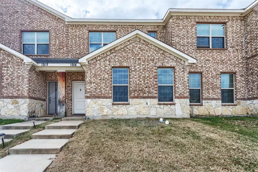 1914 Timber Oaks Drive, Garland, TX 75040