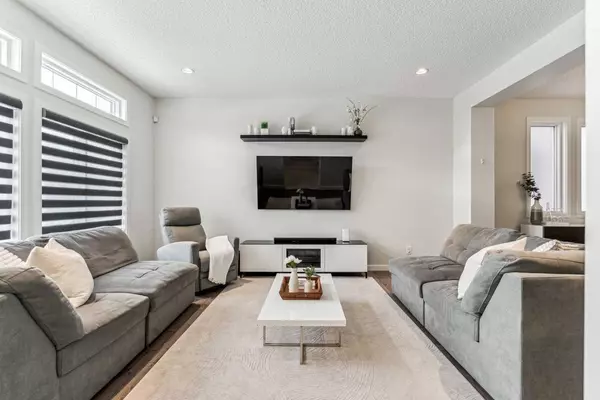 Calgary, AB T3M 2N1,257 Masters CRES Southeast