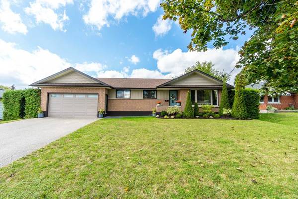 14 Darlington BLVD, Clarington, ON L1E 2J7