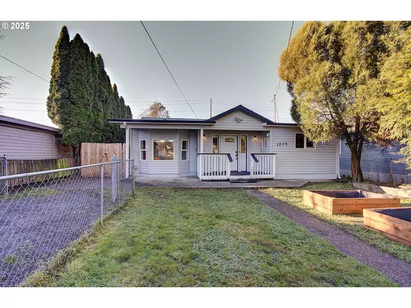 1205 S 6TH AVE, Kelso, WA 98626