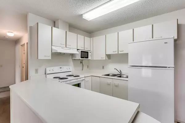 Calgary, AB T3A 3Y5,3400 Edenwold HTS Northwest #2612