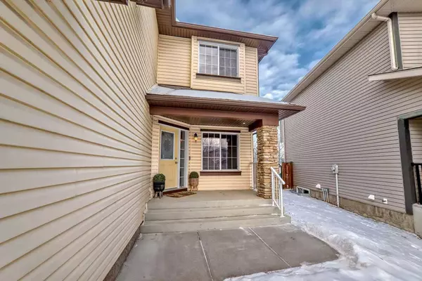 Okotoks, AB T1S 2M2,105 Drake Landing PL