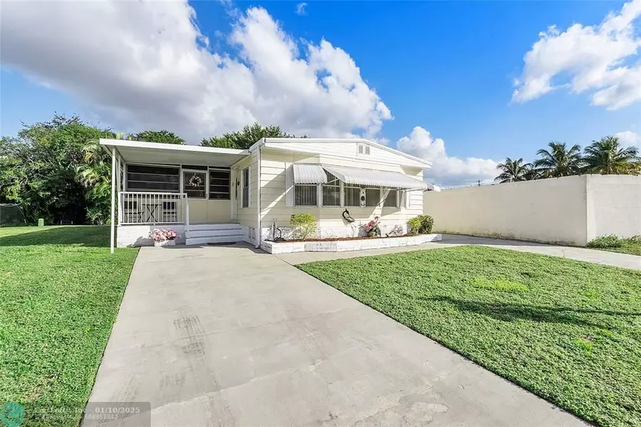 2340 SW 83rd Ave, Davie, FL 33324