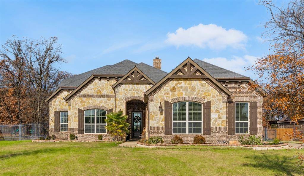 7125 Sussex Lane, Mansfield, TX 76063