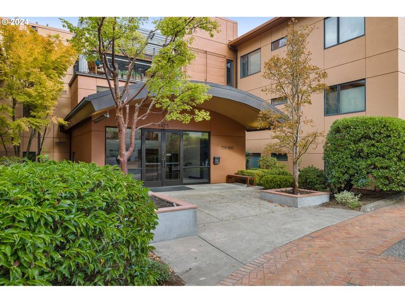 778 NW WESTOVER SQ #2, Portland, OR 97210