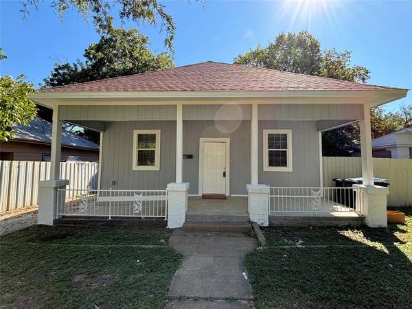 Fort Worth, TX 76105,617 Woodrow Avenue