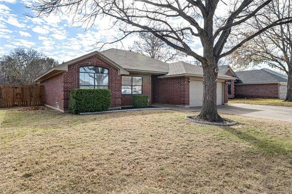 1513 Berry Patch Lane, Granbury, TX 76048