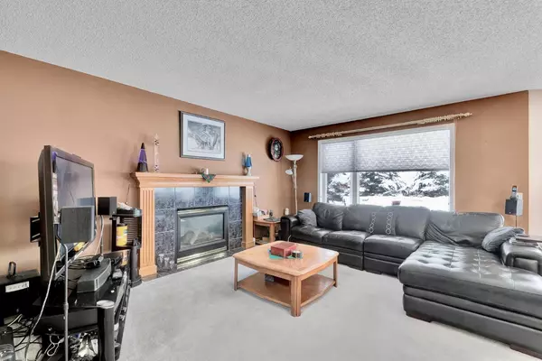 Calgary, AB T3L 2E5,132 Tuscany Hills CIR Northwest