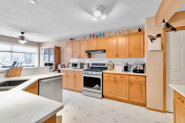 Calgary, AB T3L 2E5,132 Tuscany Hills CIR Northwest