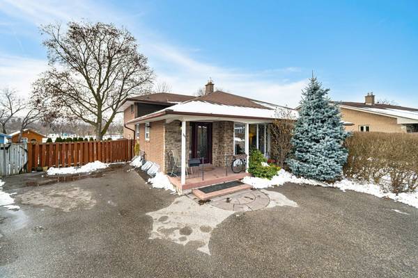 111 Wareside RD, Toronto W08, ON M9C 3B7