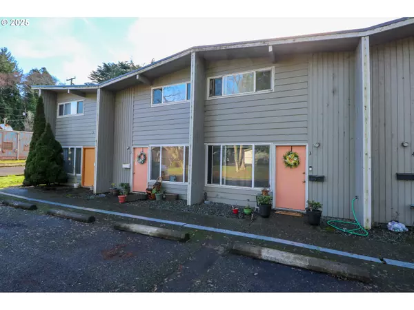 Coos Bay, OR 97420,777 HEMLOCK AVE