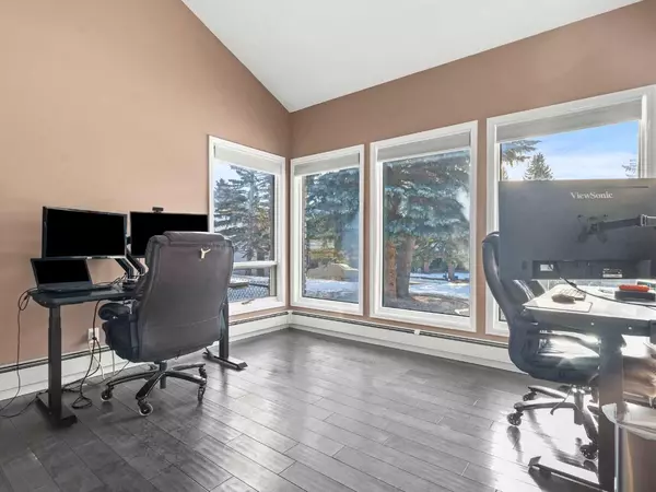 Calgary, AB T3B3B9,420 Varsity Estates PL NW