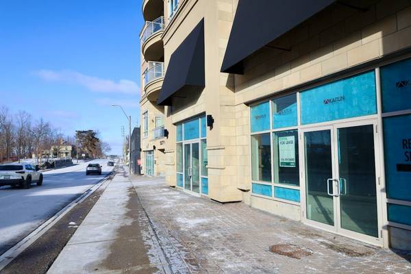 15277 Yonge ST #3, Aurora, ON L4G 1N6